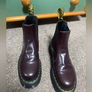 2976 SMOOTH LEATHER PLATFORM CHELSEA BOOTS burgundy drmartens